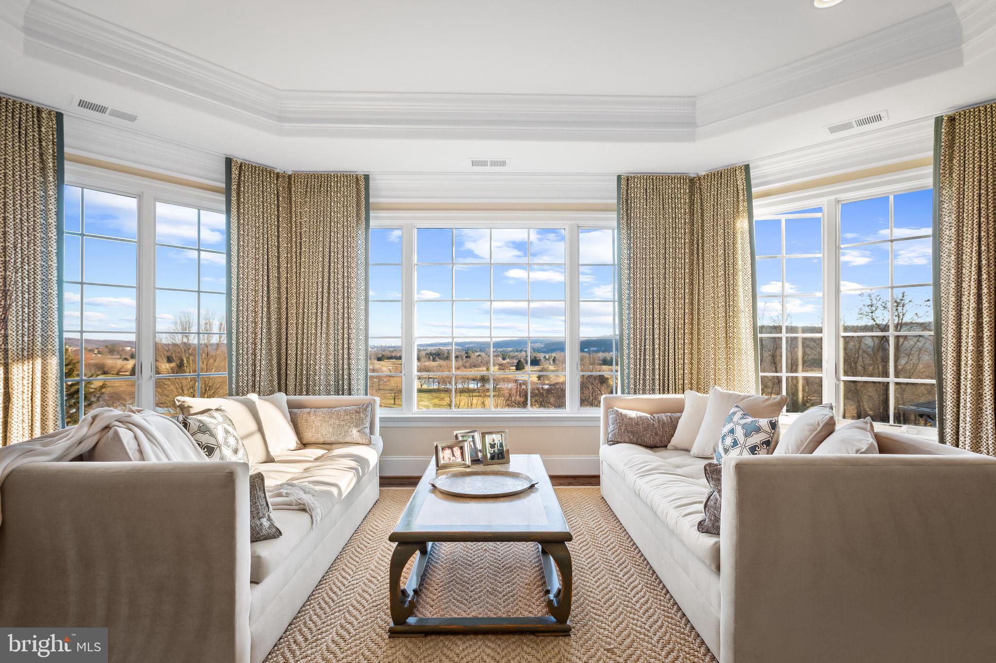 HAYFIELDS MANOR - Residential