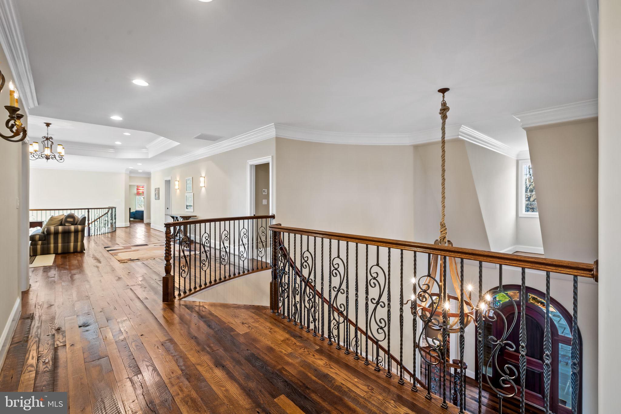 HAYFIELDS MANOR - Residential