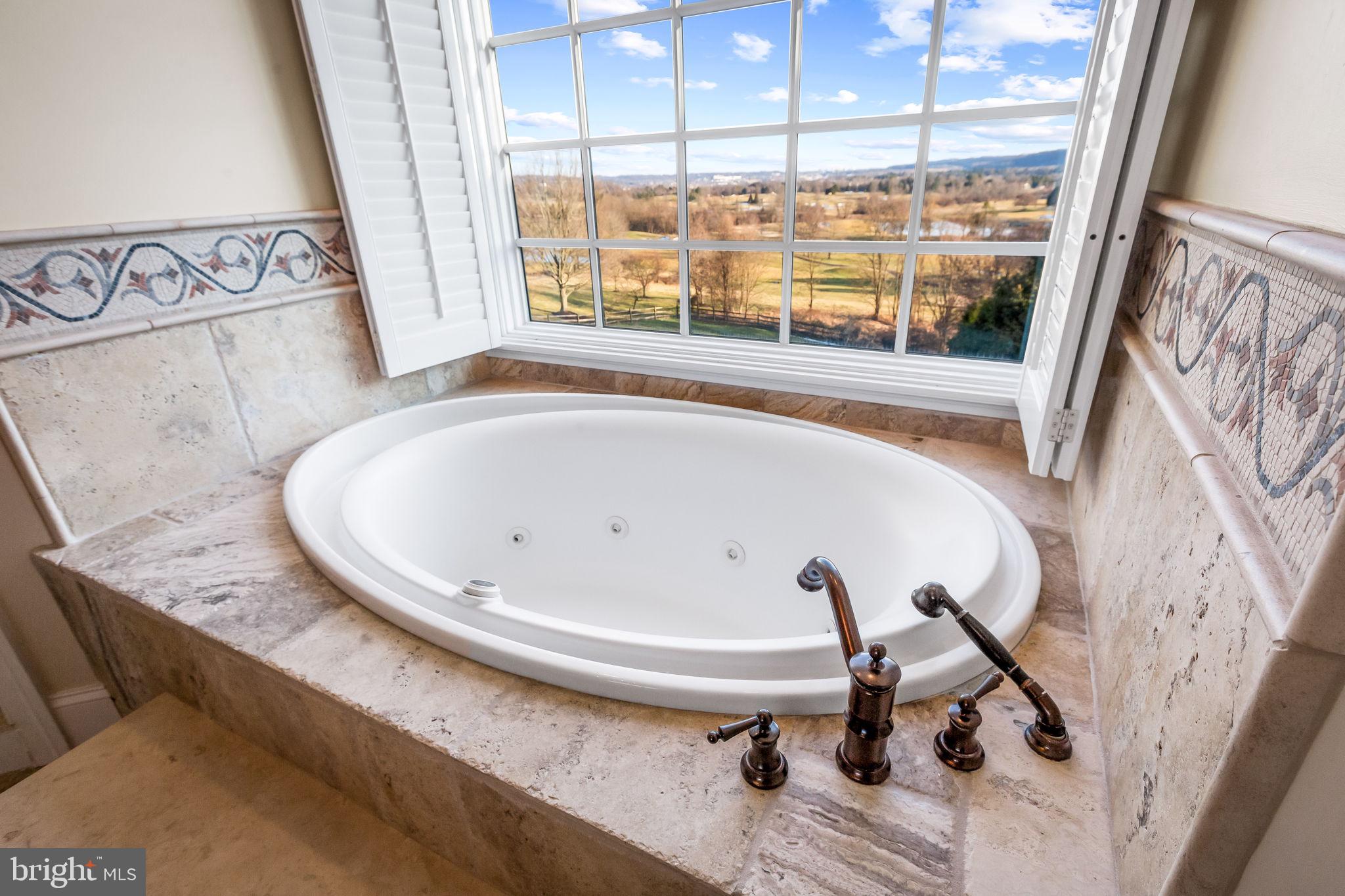 HAYFIELDS MANOR - Residential