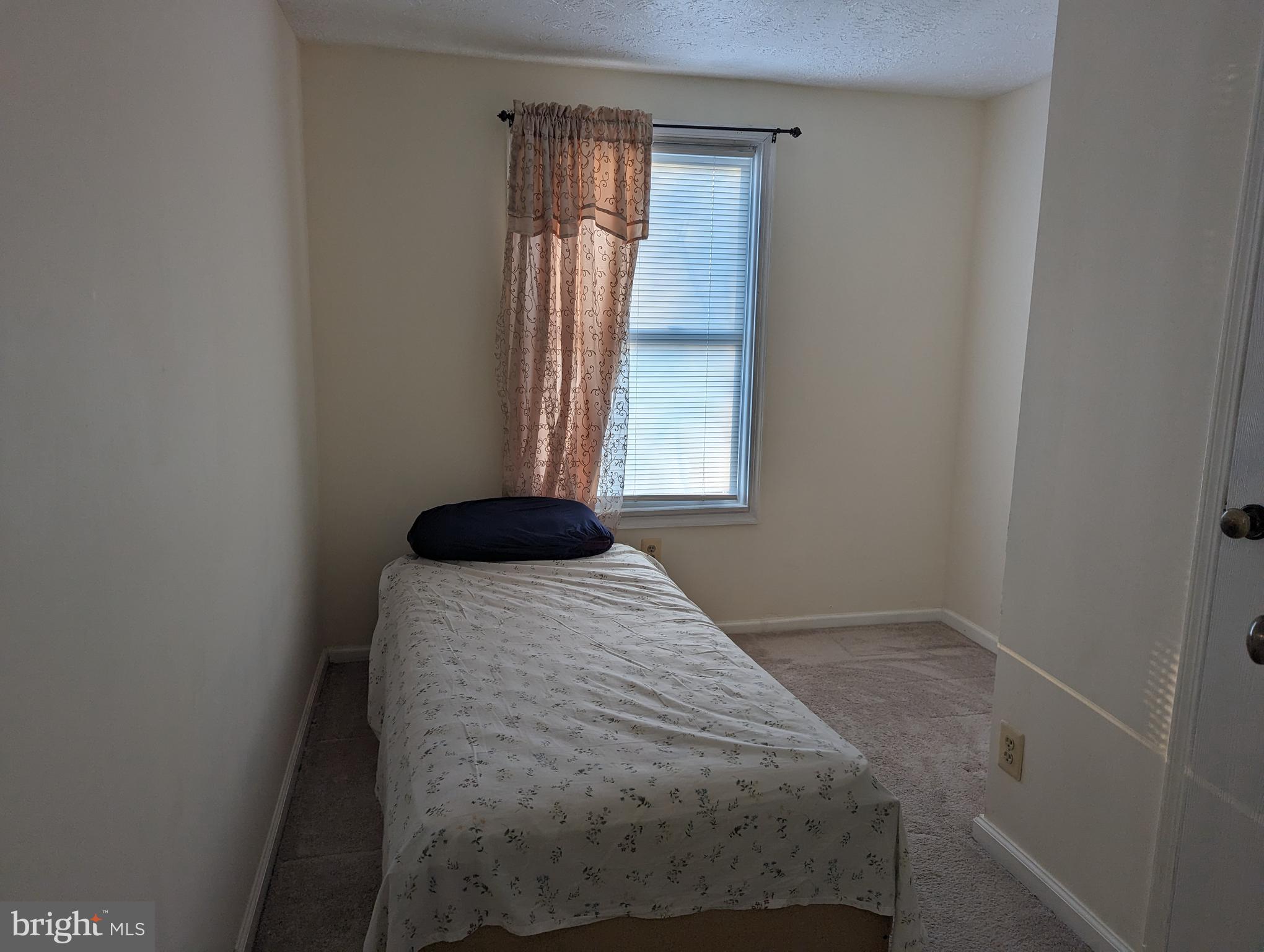 POHICK VILLAGE - Residential Lease