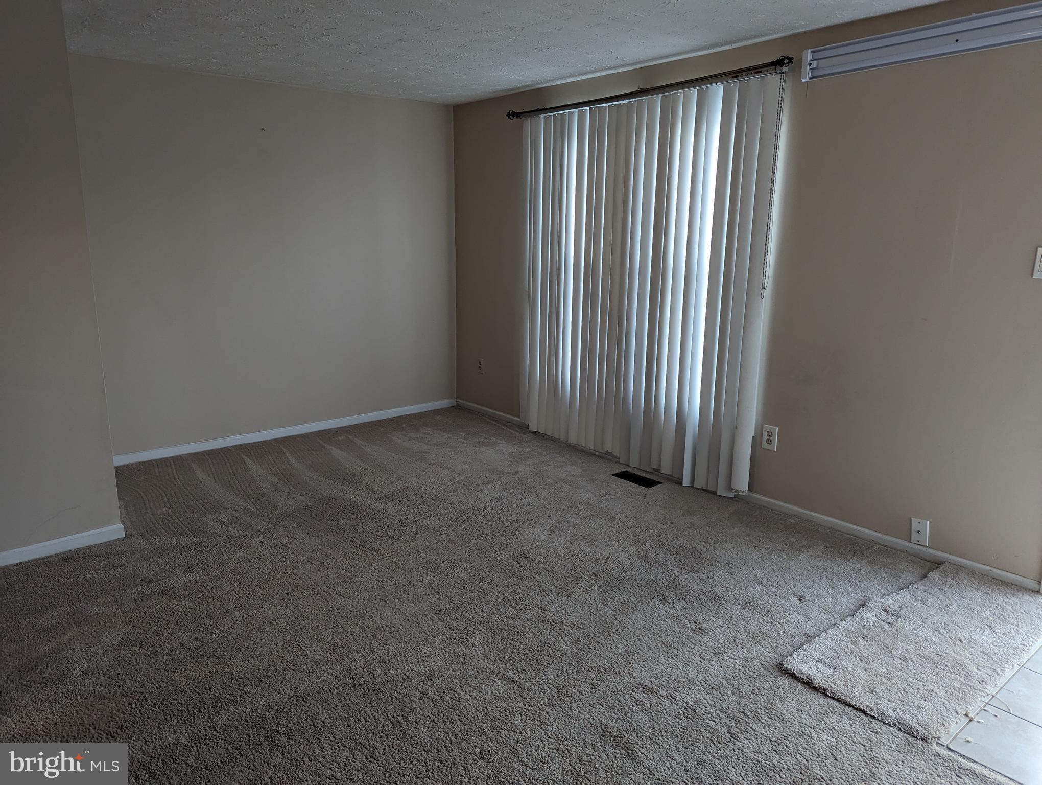 POHICK VILLAGE - Residential Lease