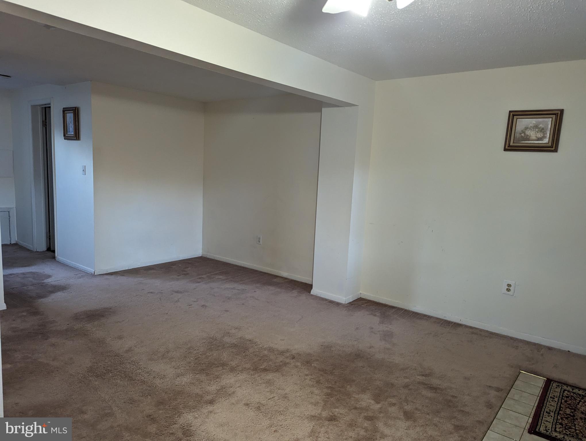 POHICK VILLAGE - Residential Lease