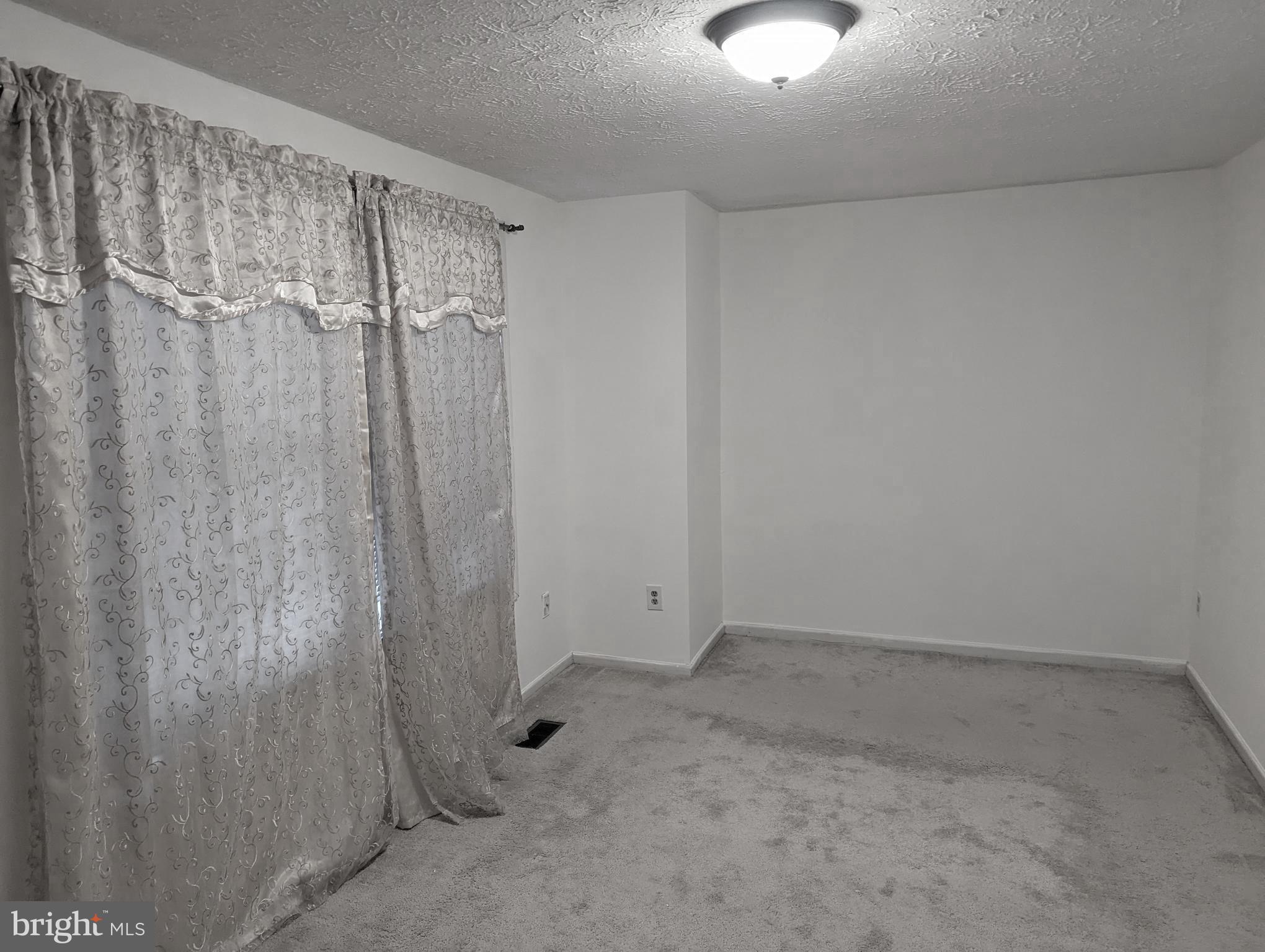 POHICK VILLAGE - Residential Lease