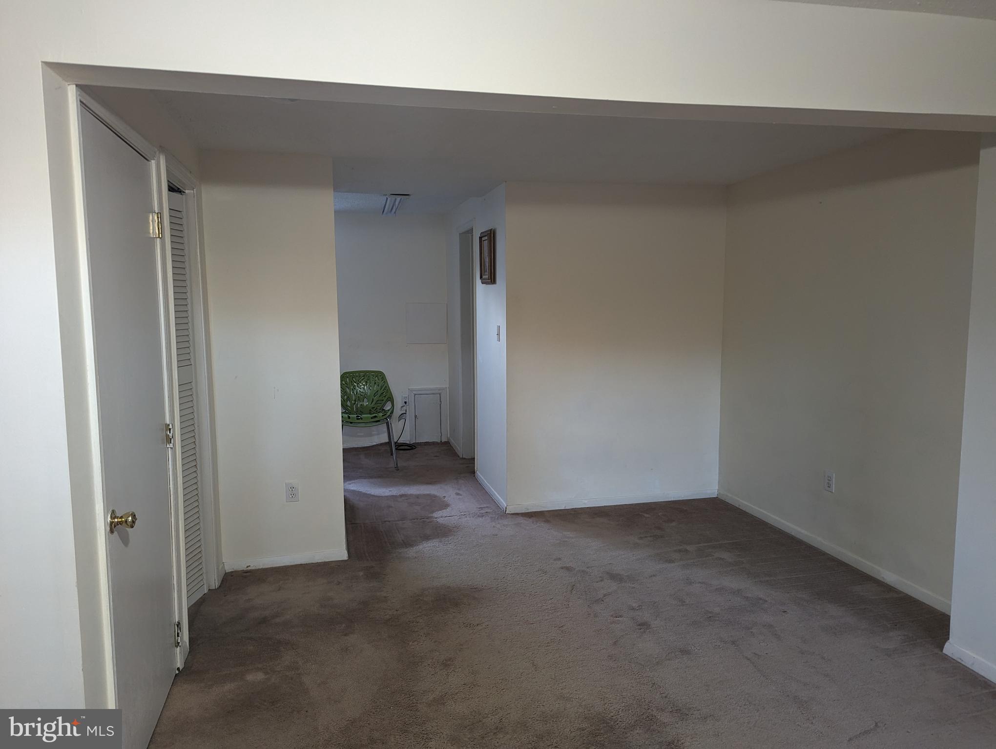 POHICK VILLAGE - Residential Lease