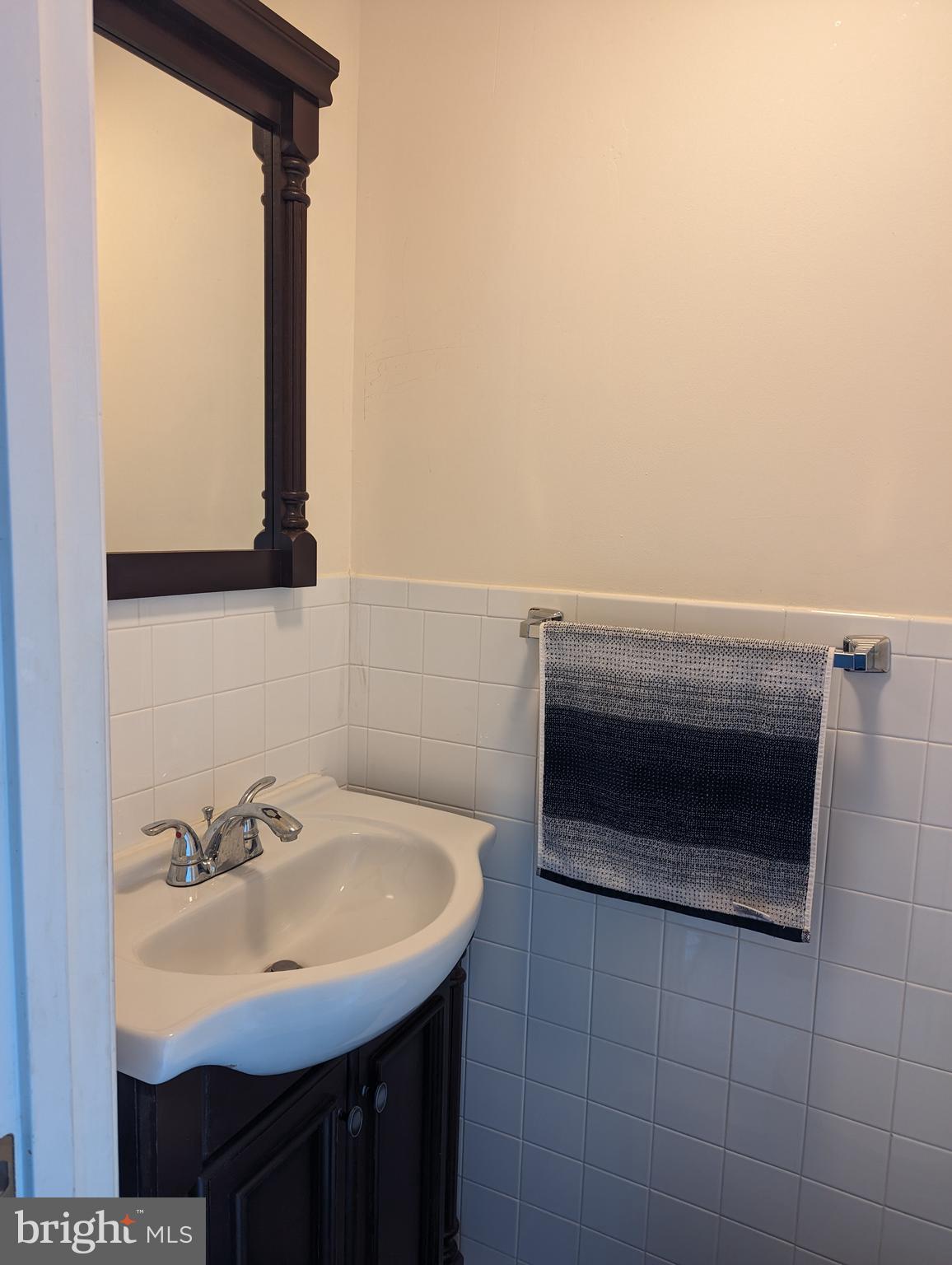 POHICK VILLAGE - Residential Lease