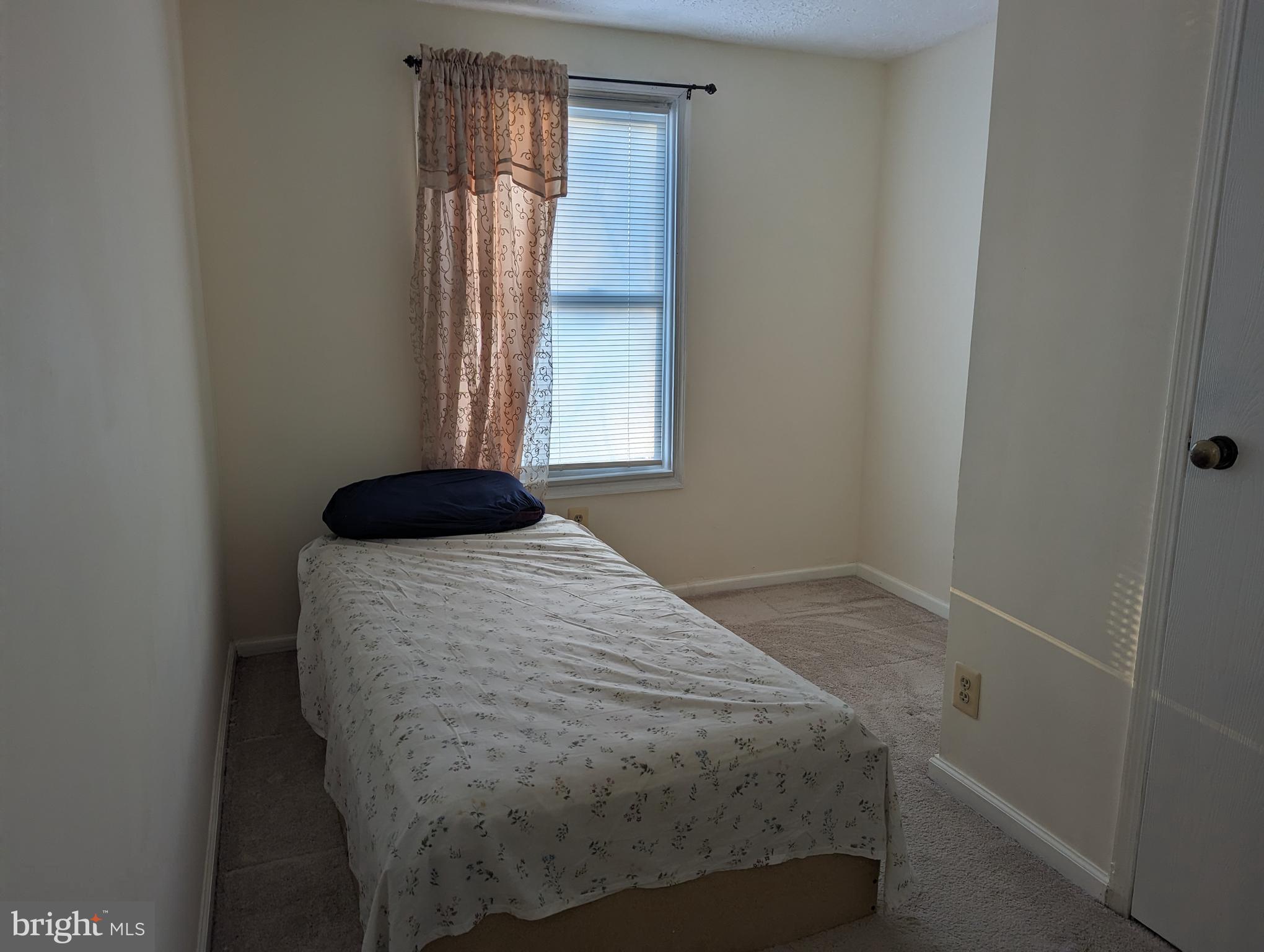 POHICK VILLAGE - Residential Lease