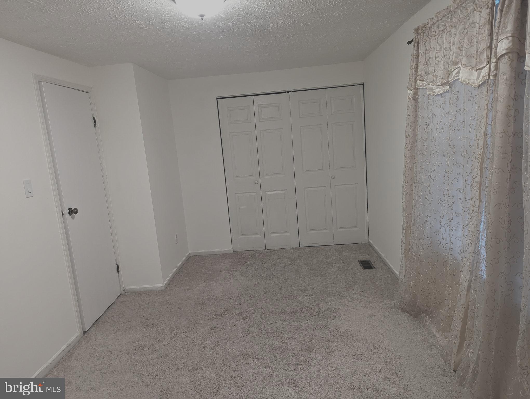 POHICK VILLAGE - Residential Lease