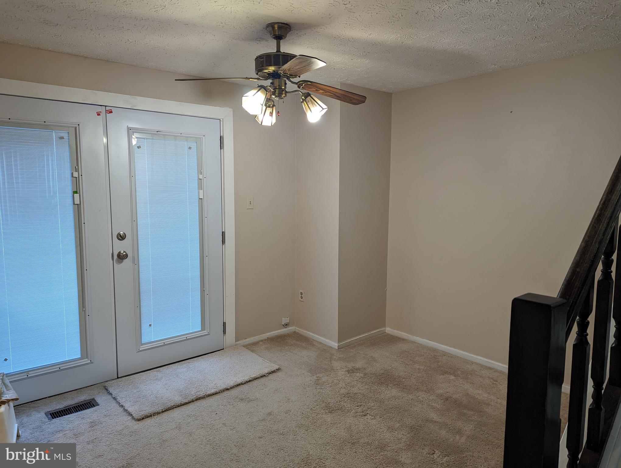 POHICK VILLAGE - Residential Lease