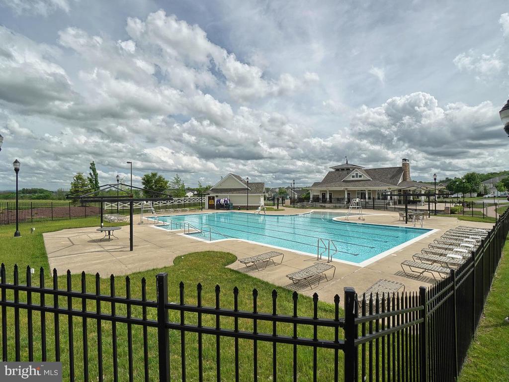 TUSCARORA CREEK - Residential