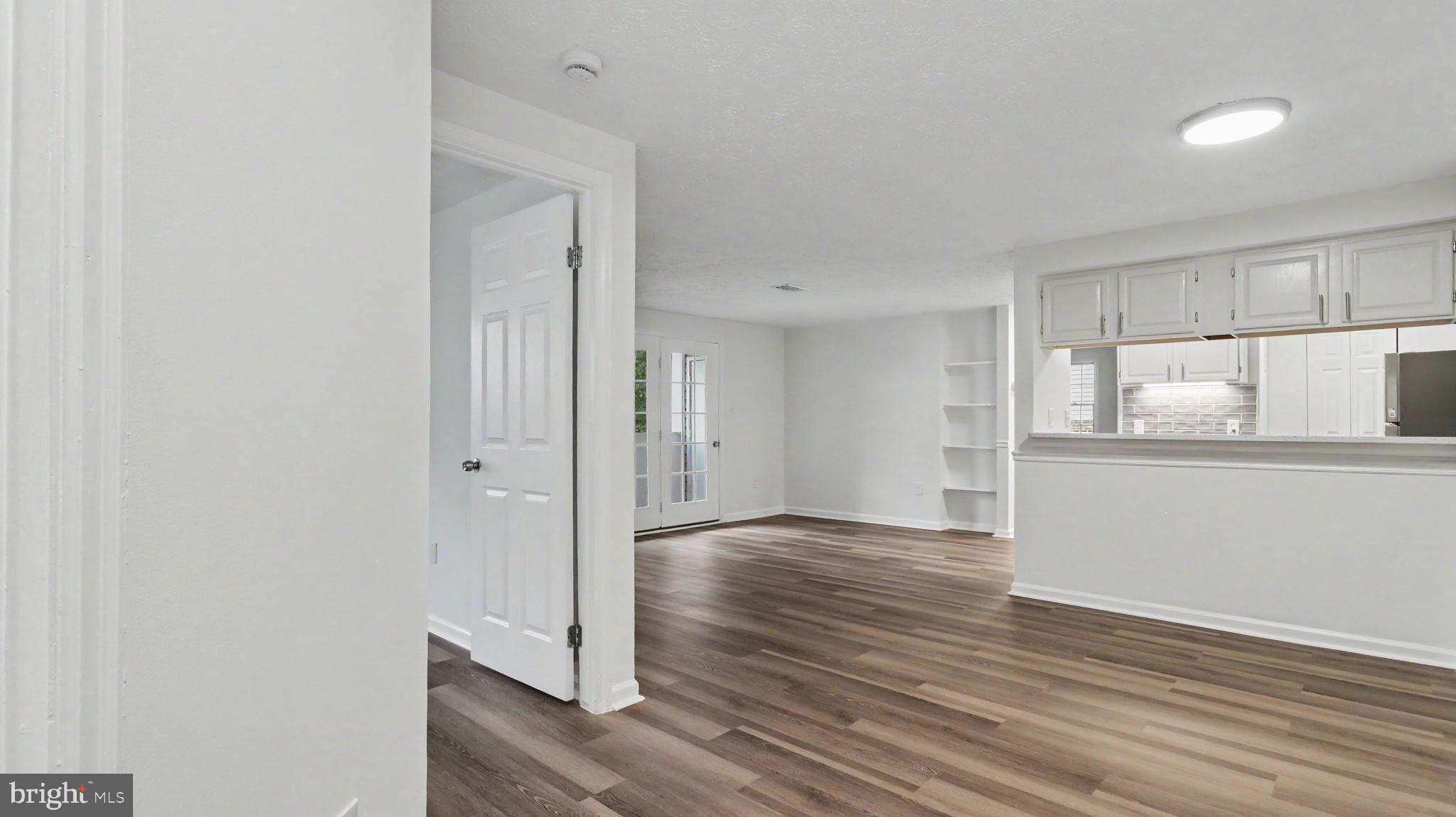 12209 SAINT PETER COURT E