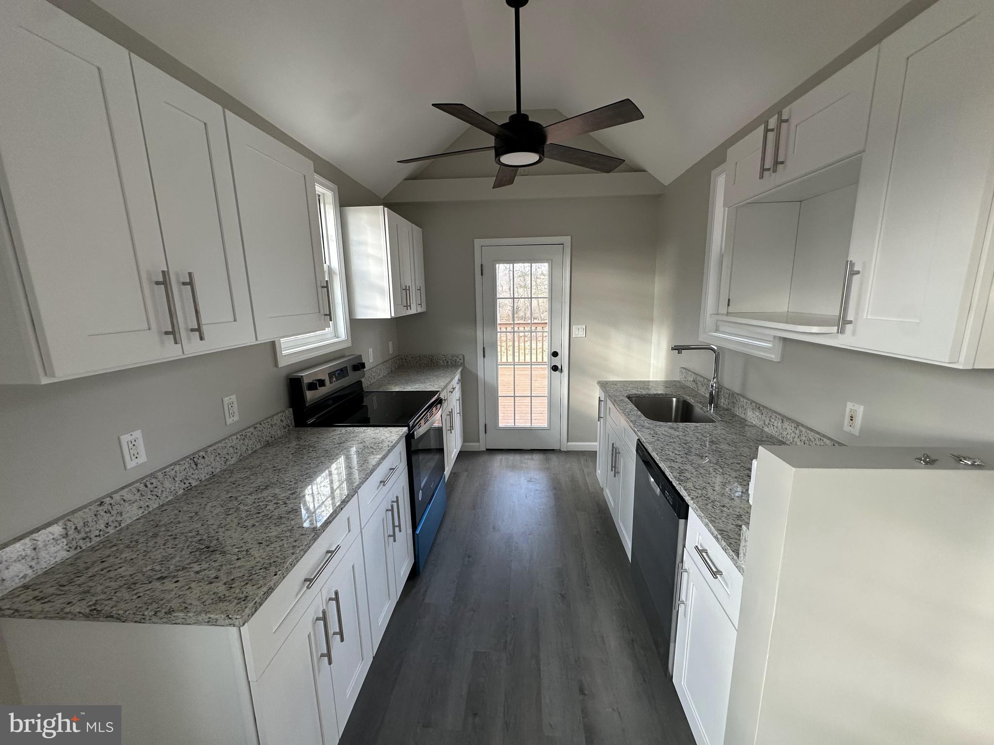 MIDDLE RIVER - Residential