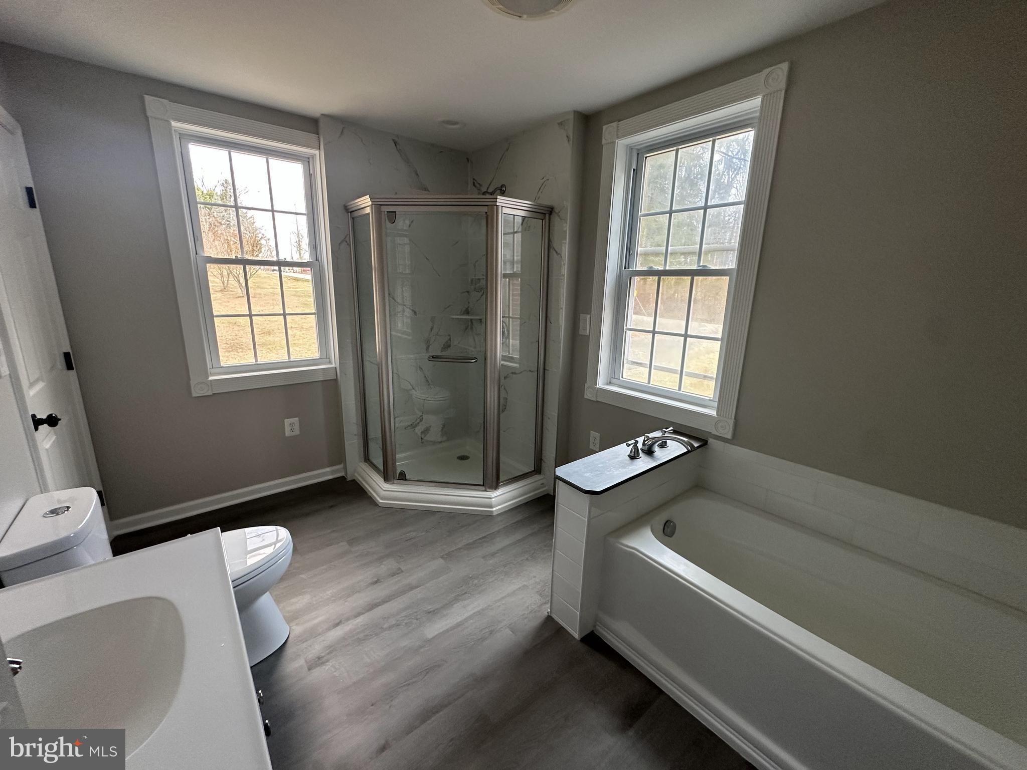 MIDDLE RIVER - Residential