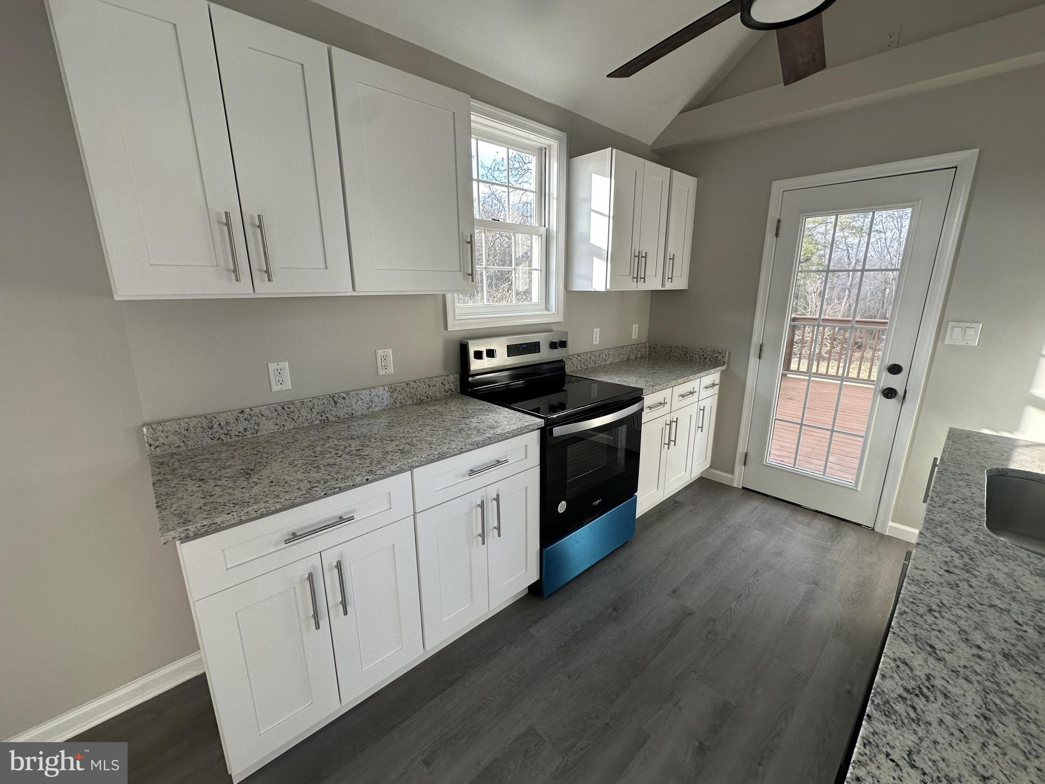 MIDDLE RIVER - Residential