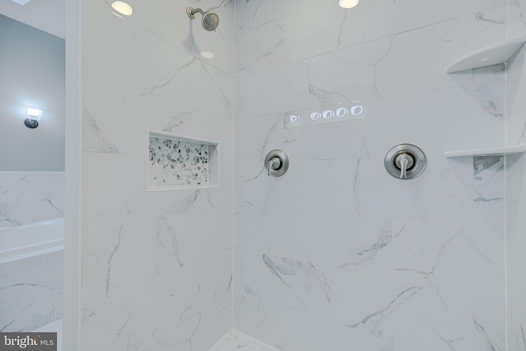 AURA HEIGHTS - Residential