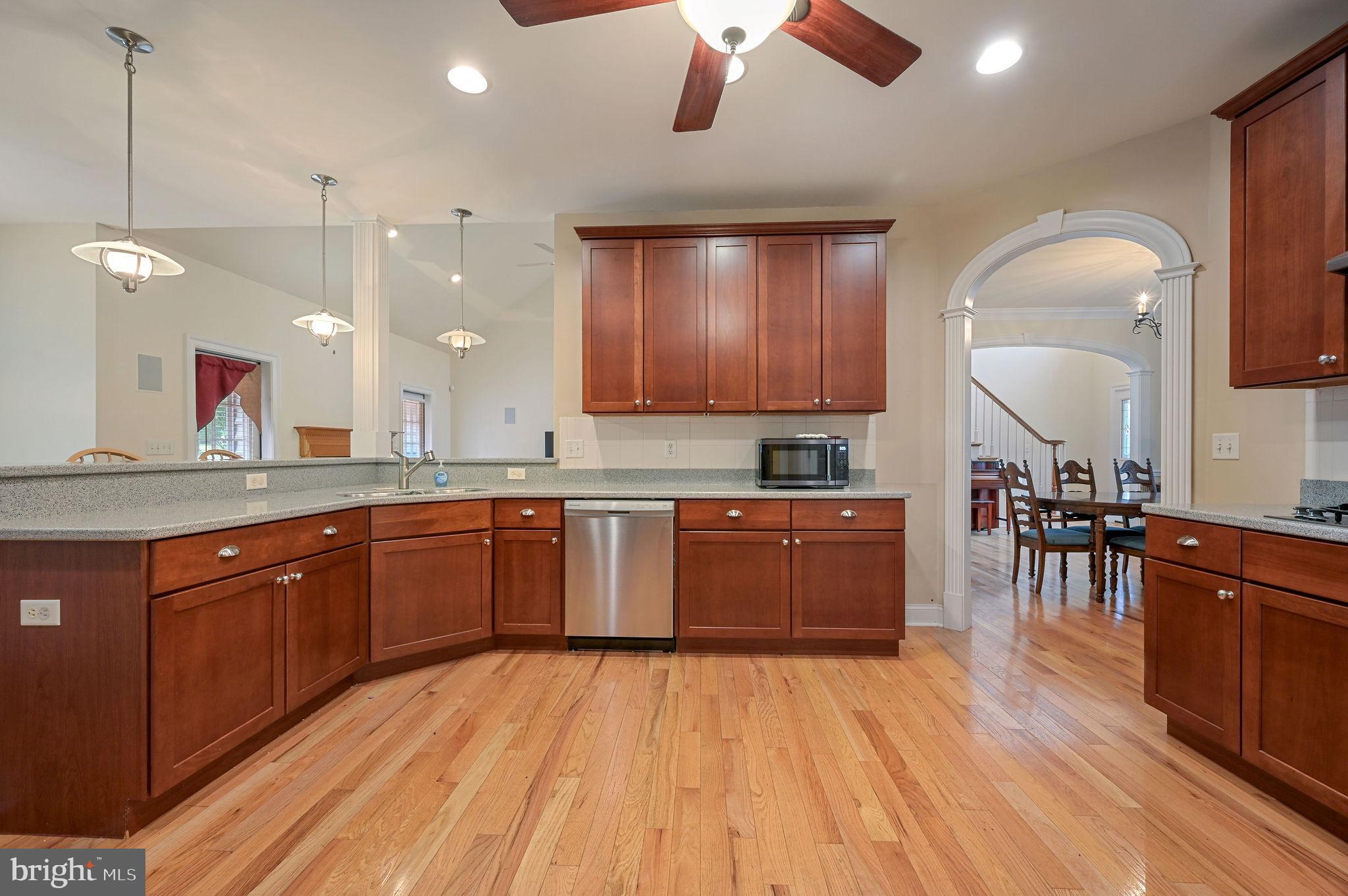 NORTHRIDGE - Residential