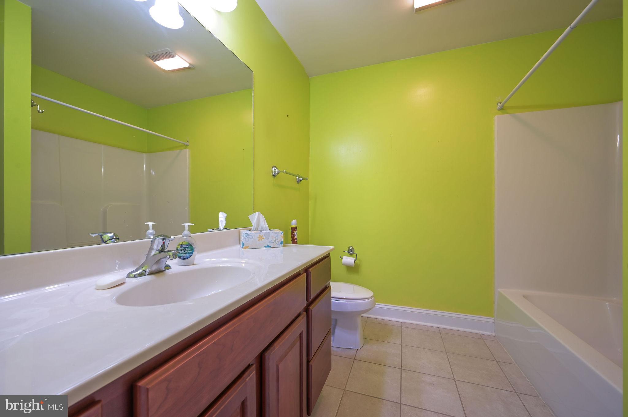 NORTHRIDGE - Residential