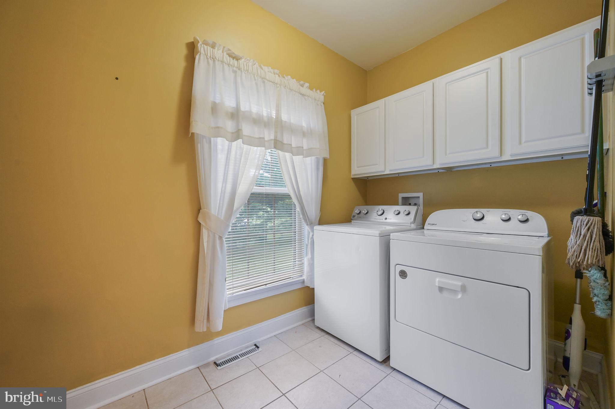 NORTHRIDGE - Residential