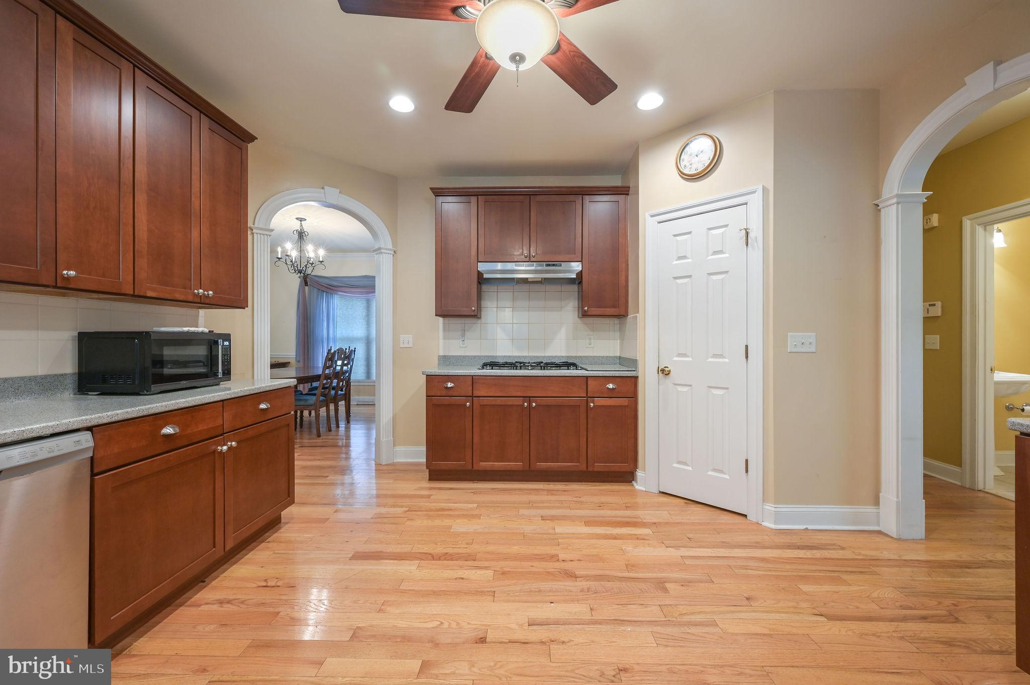 NORTHRIDGE - Residential