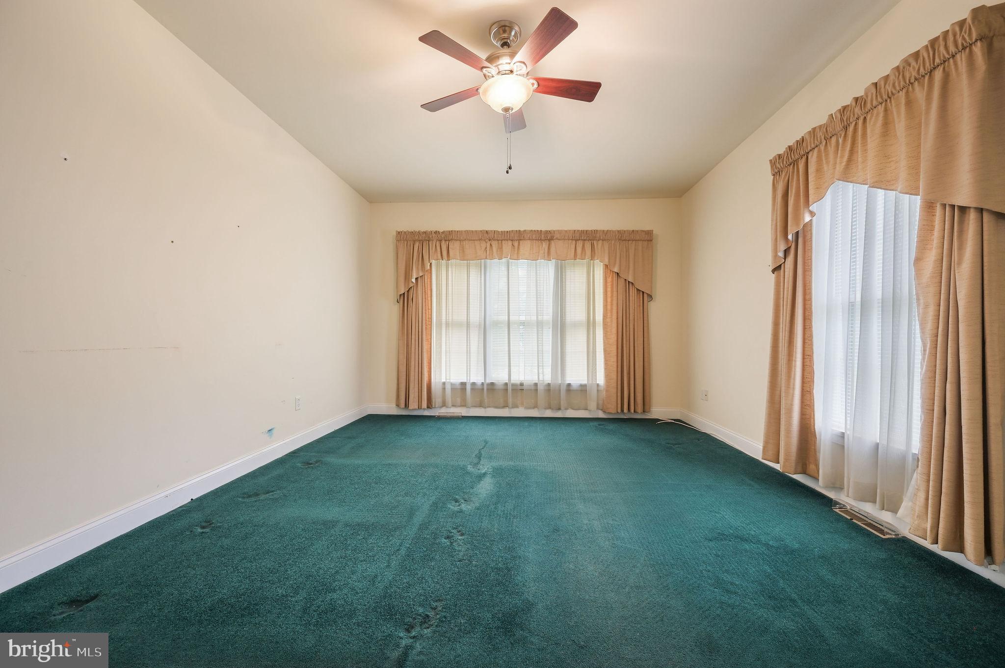 NORTHRIDGE - Residential