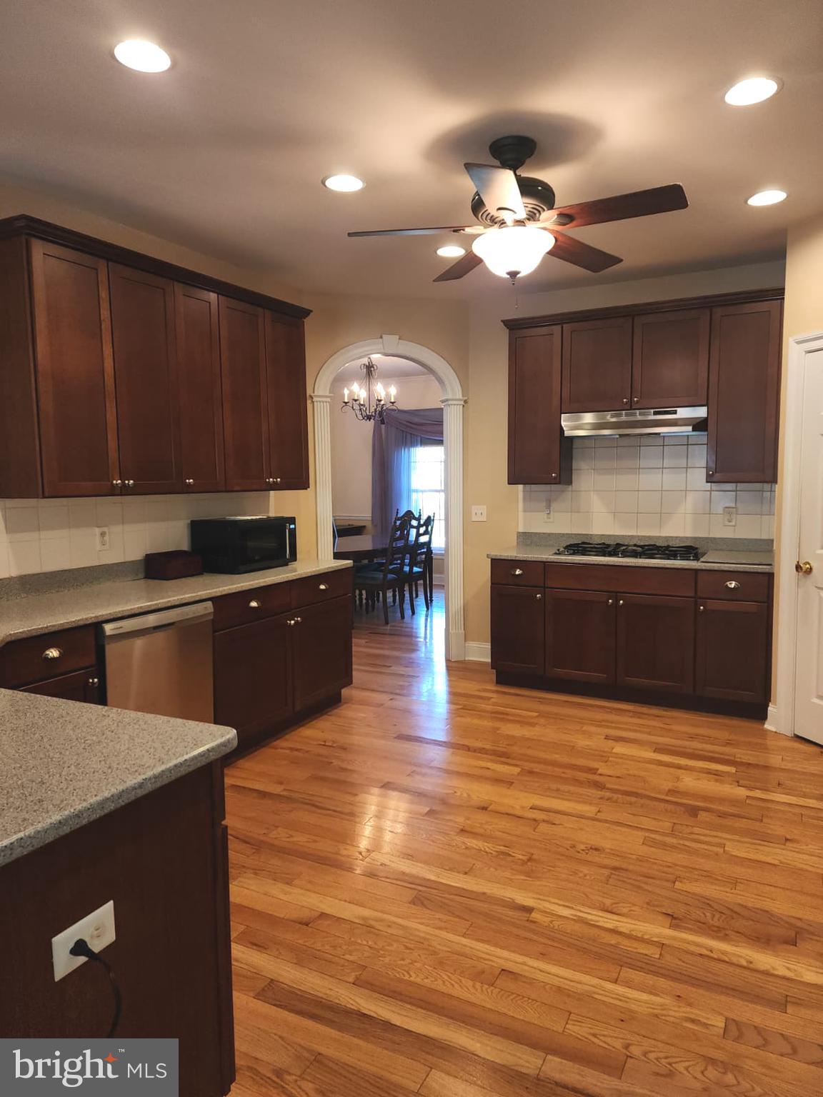 NORTHRIDGE - Residential