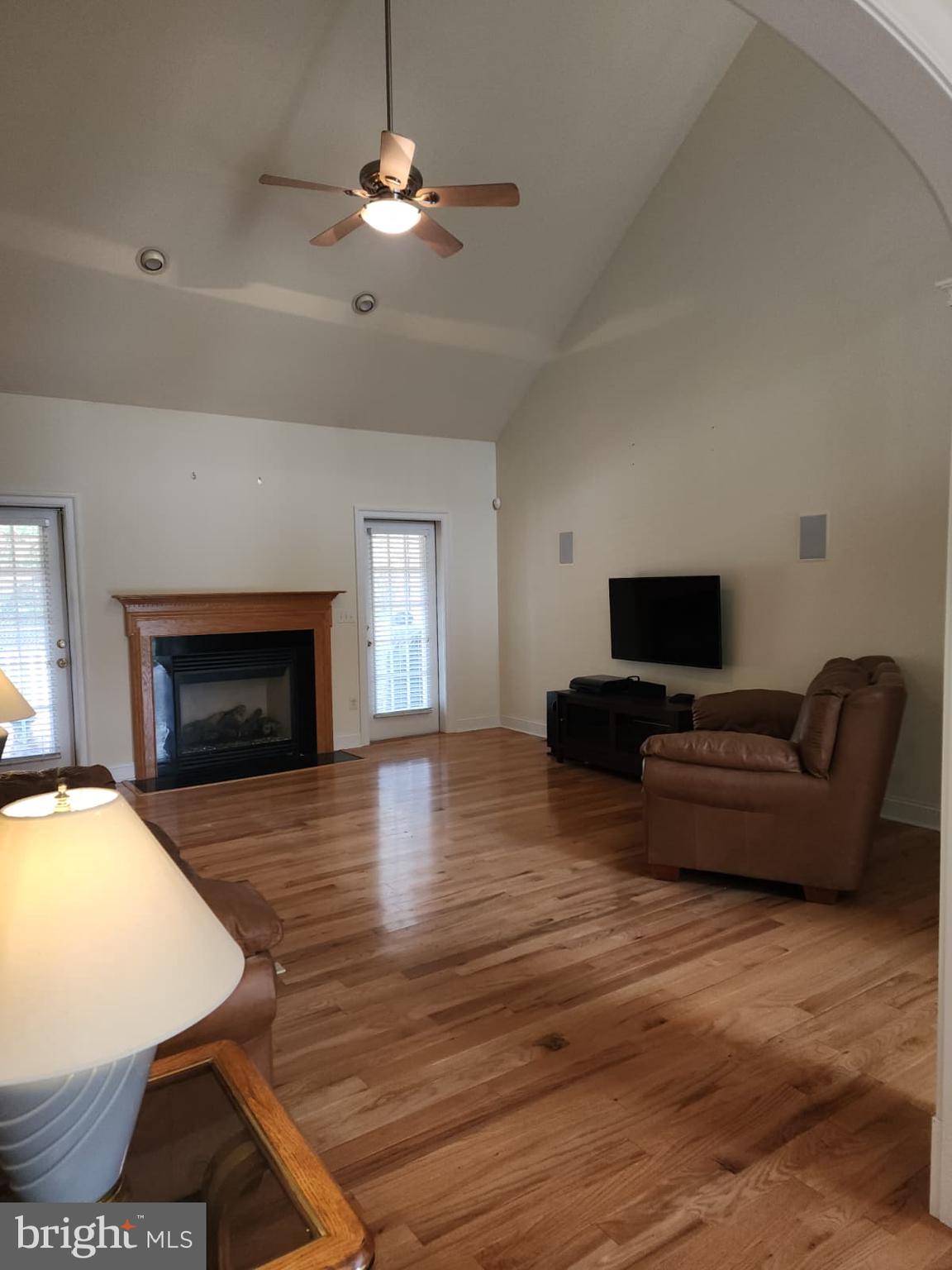 NORTHRIDGE - Residential