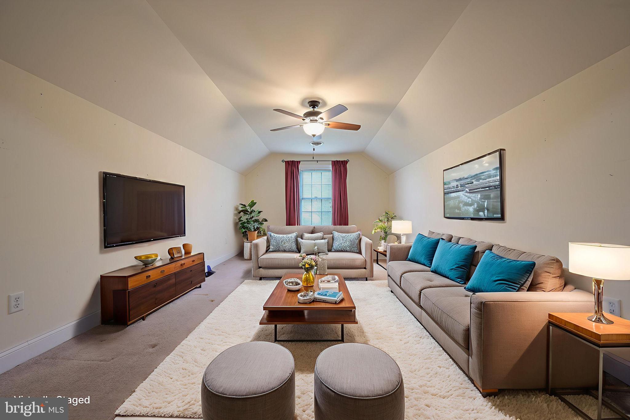 NORTHRIDGE - Residential