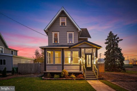 Photo of 607 New Jersey Avenue, PALMYRA, NJ 08065 (MLS # NJBL2102078)