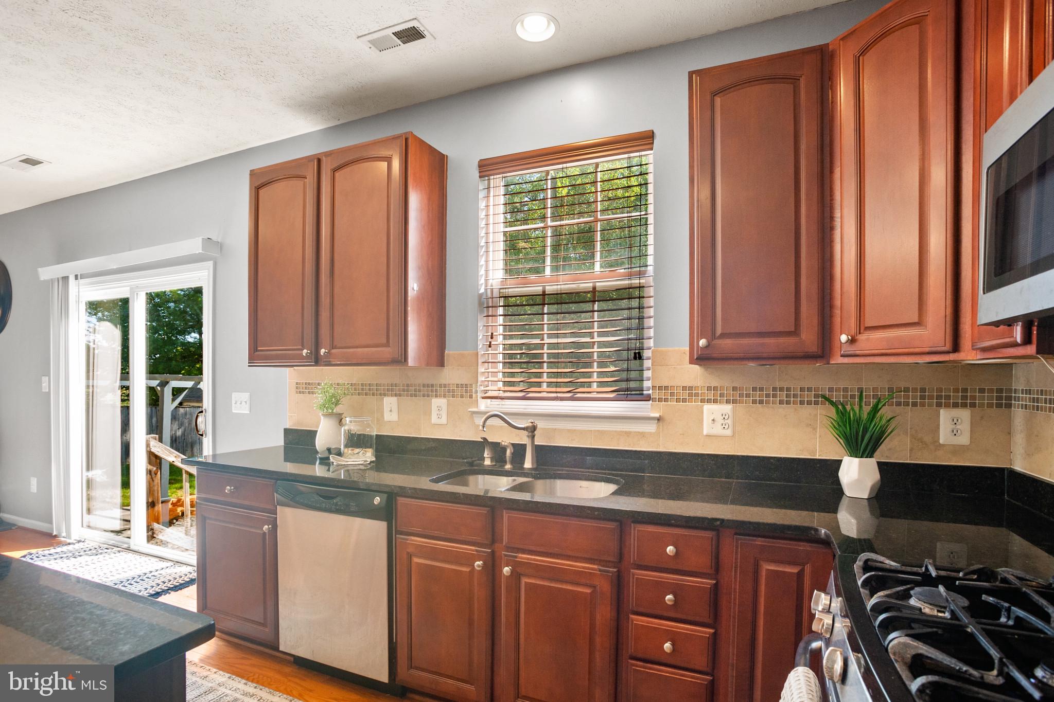 SAVANNAH OVERLOOK - Residential