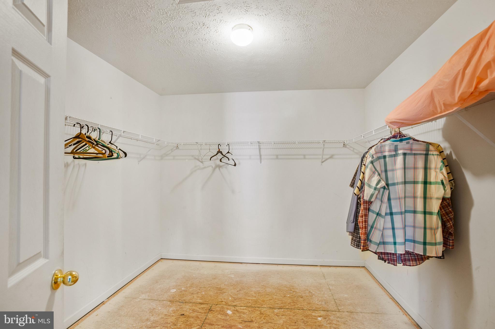 SAVANNAH OVERLOOK - Residential