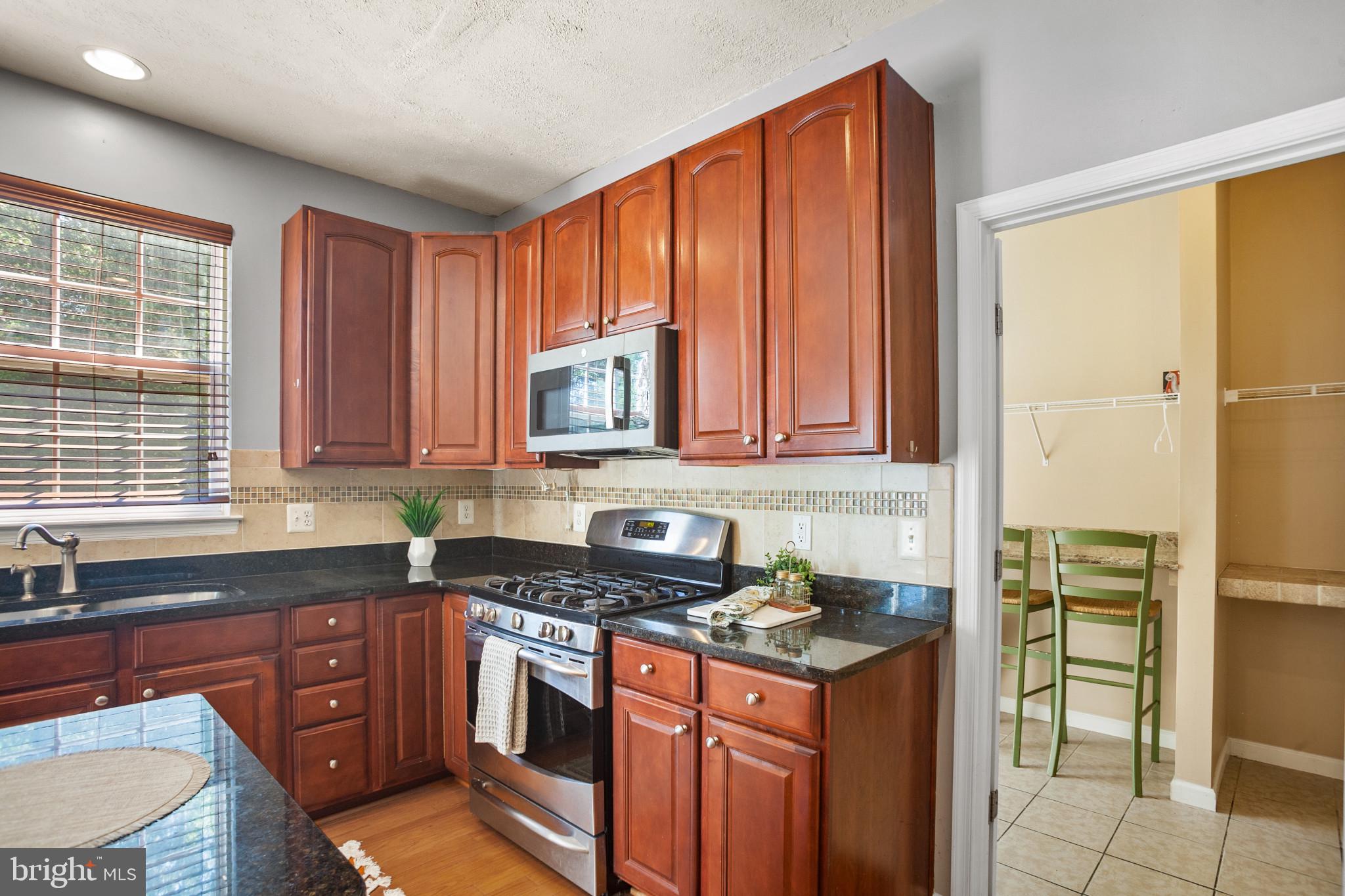 SAVANNAH OVERLOOK - Residential