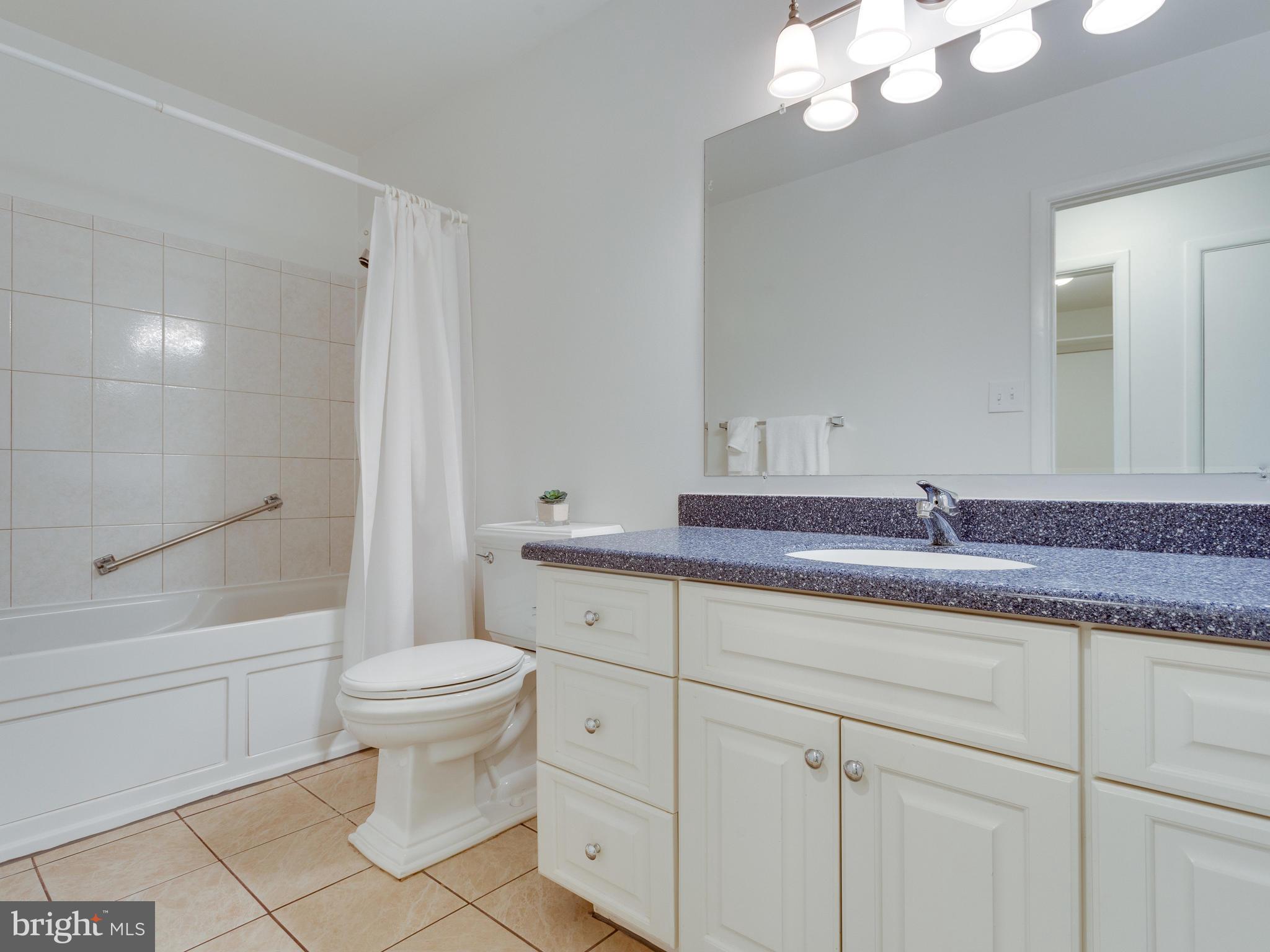 BENT TREE - Residential