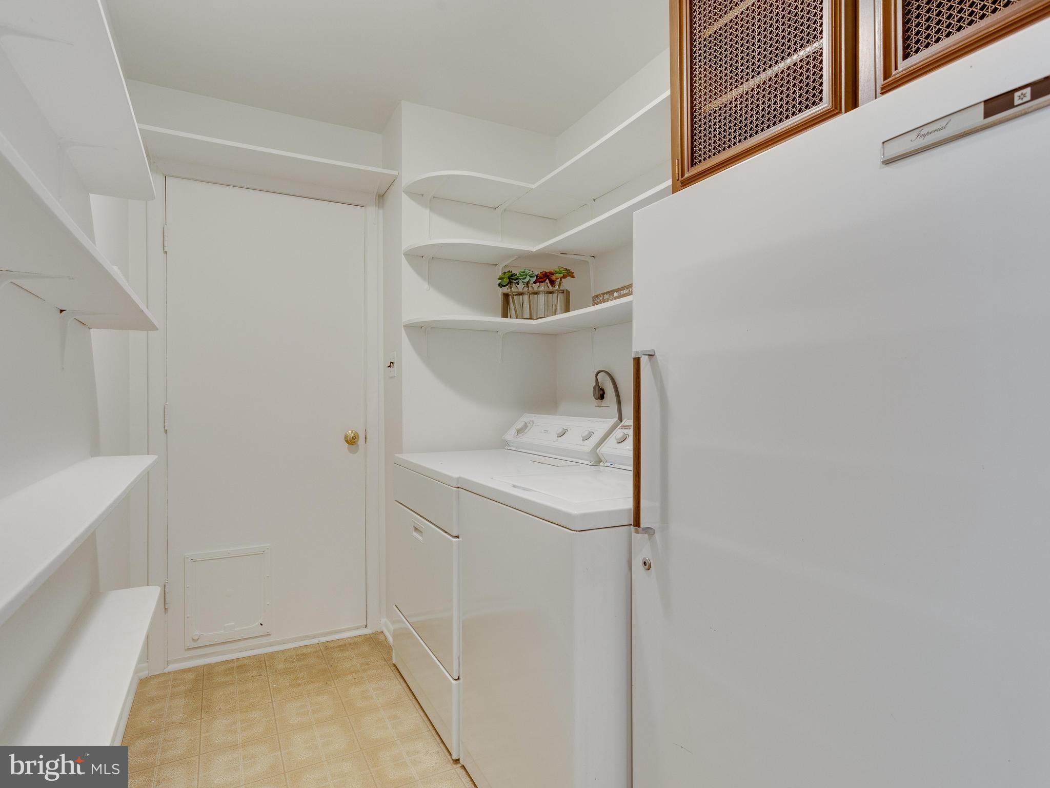 BENT TREE - Residential