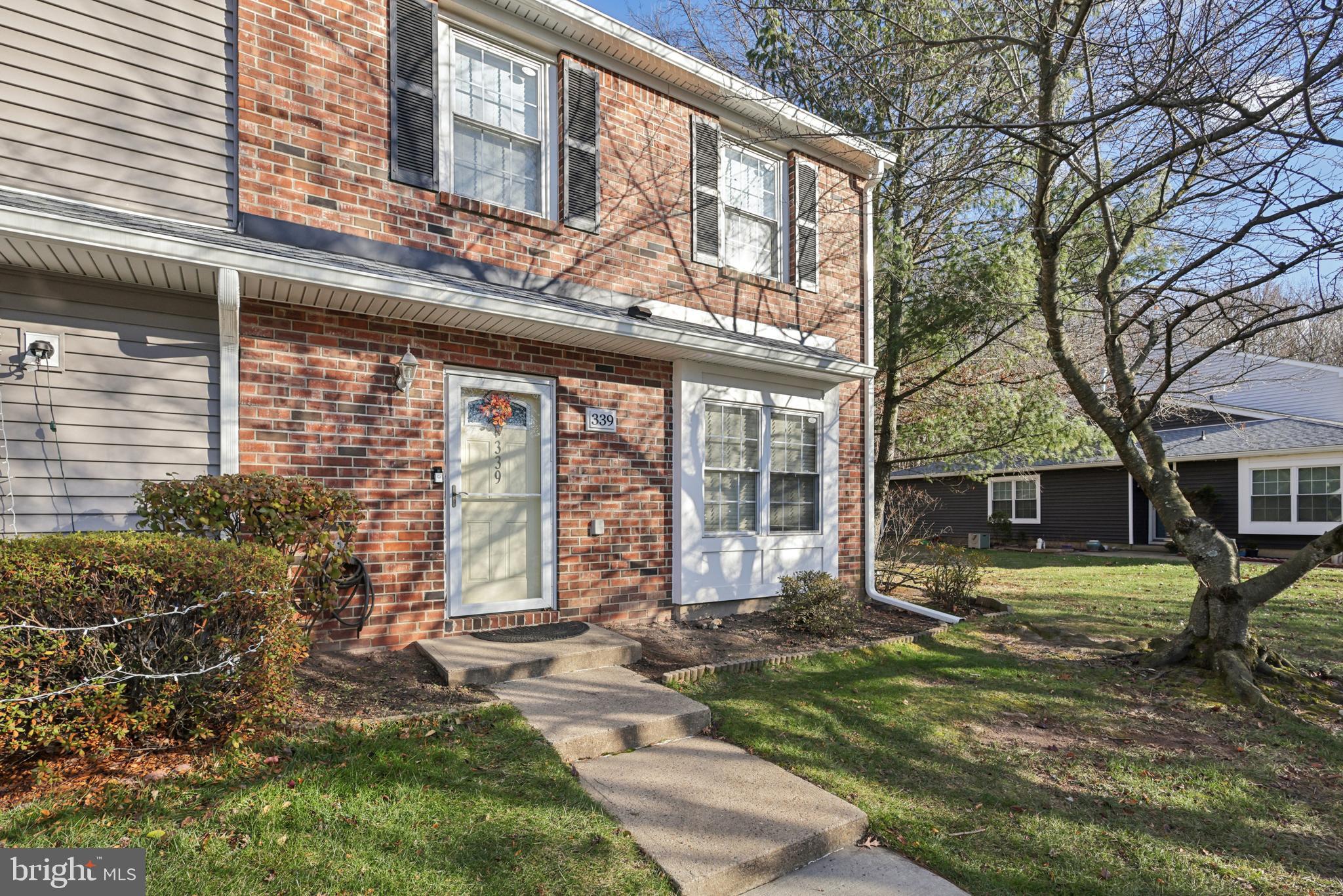 339 CONSTITUTION CIRCLE