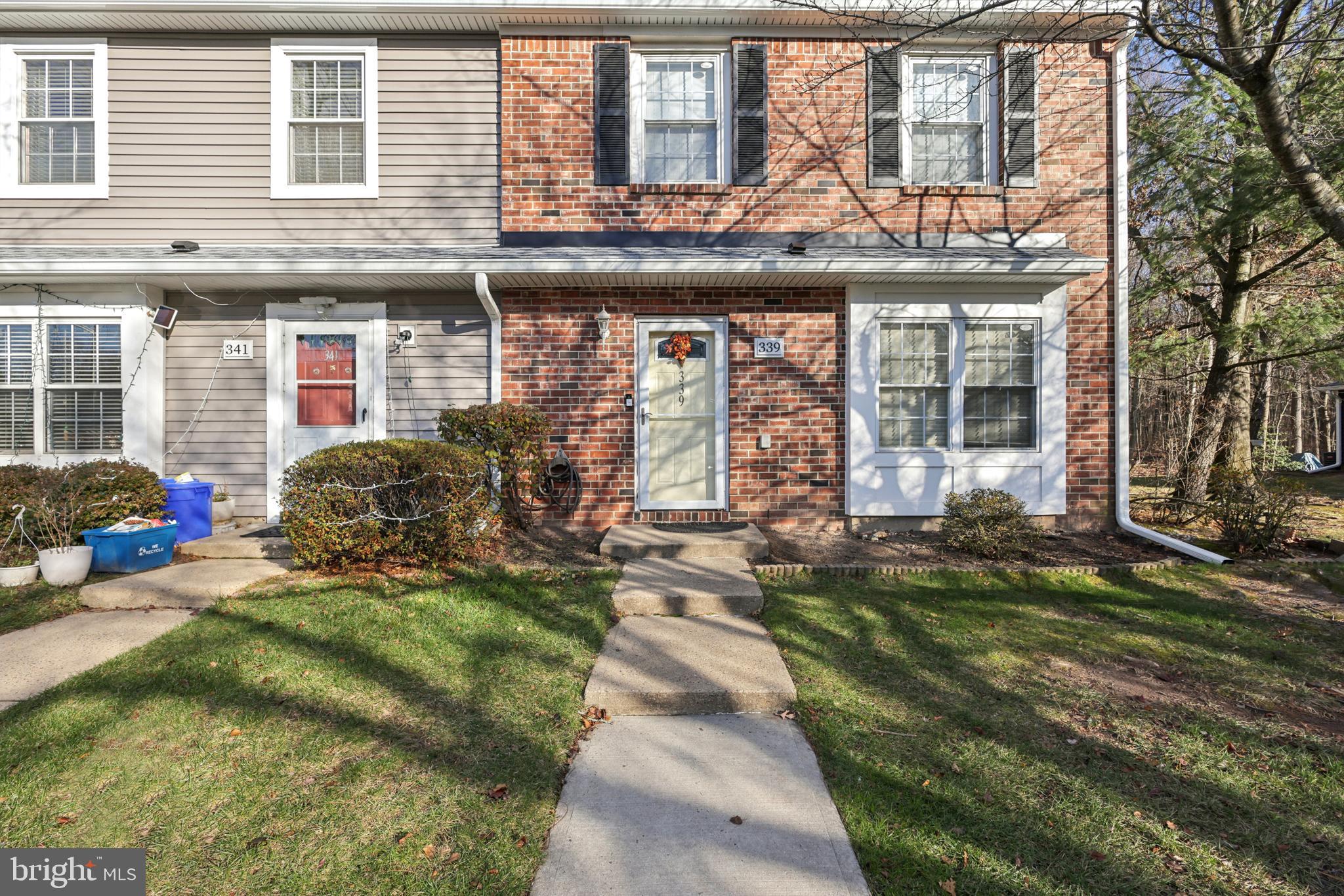 339 CONSTITUTION CIRCLE