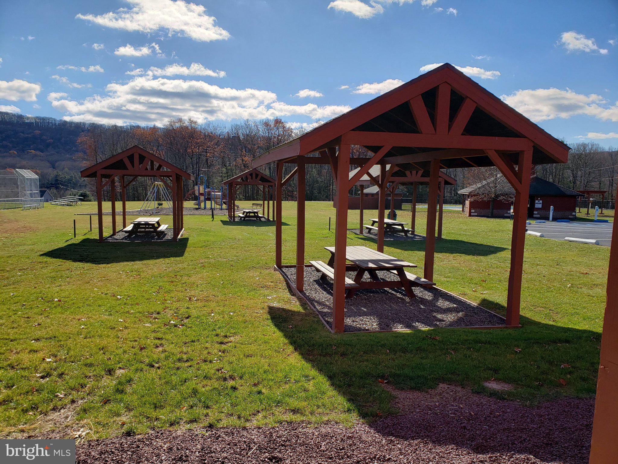 EAGLE ROCK RESORT - Residential