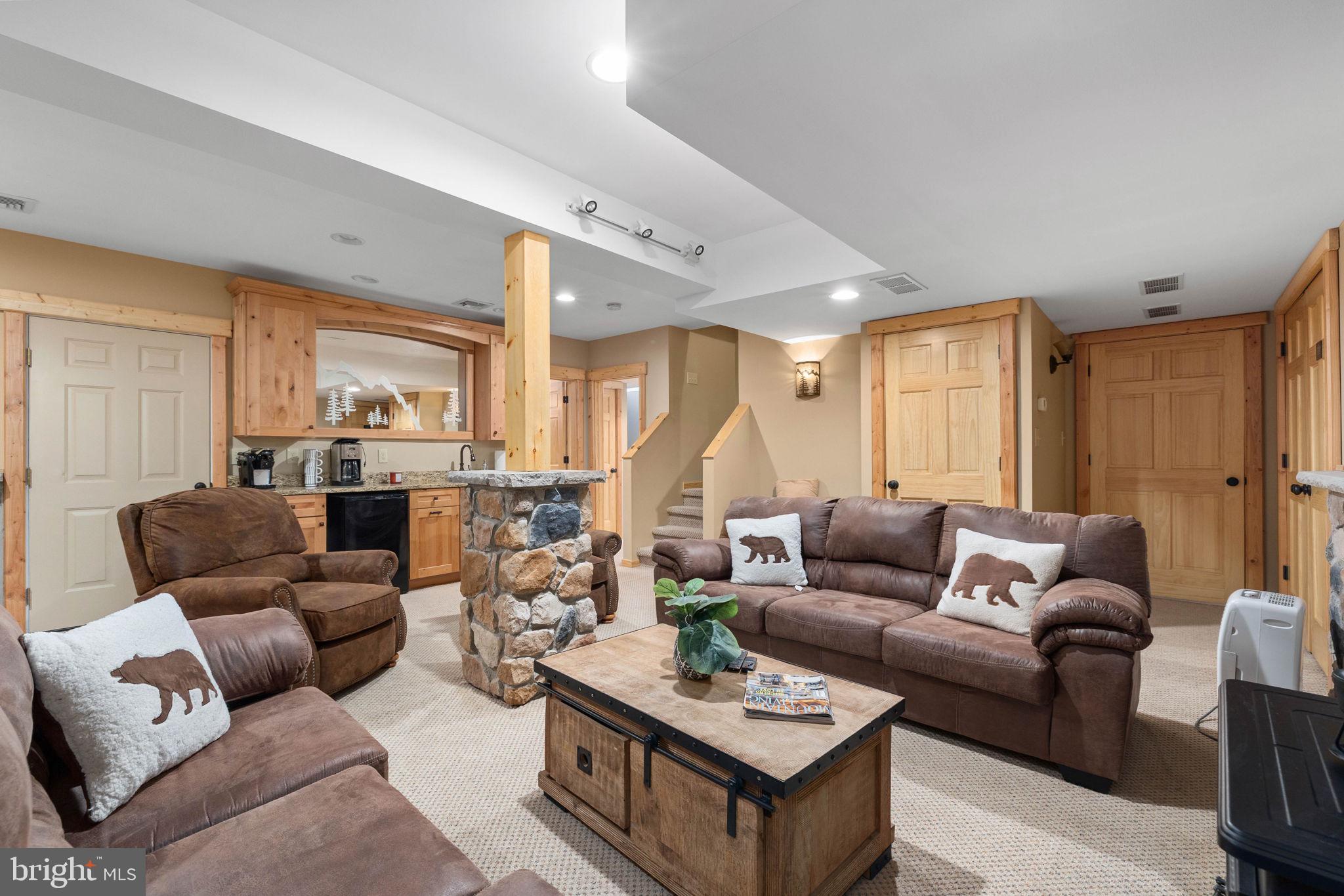 EAGLE ROCK RESORT - Residential