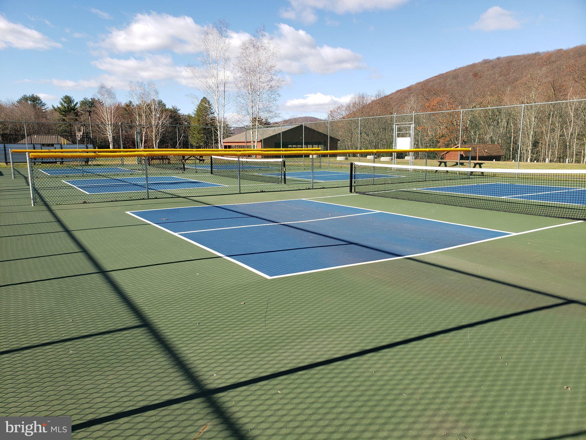 EAGLE ROCK RESORT - Residential