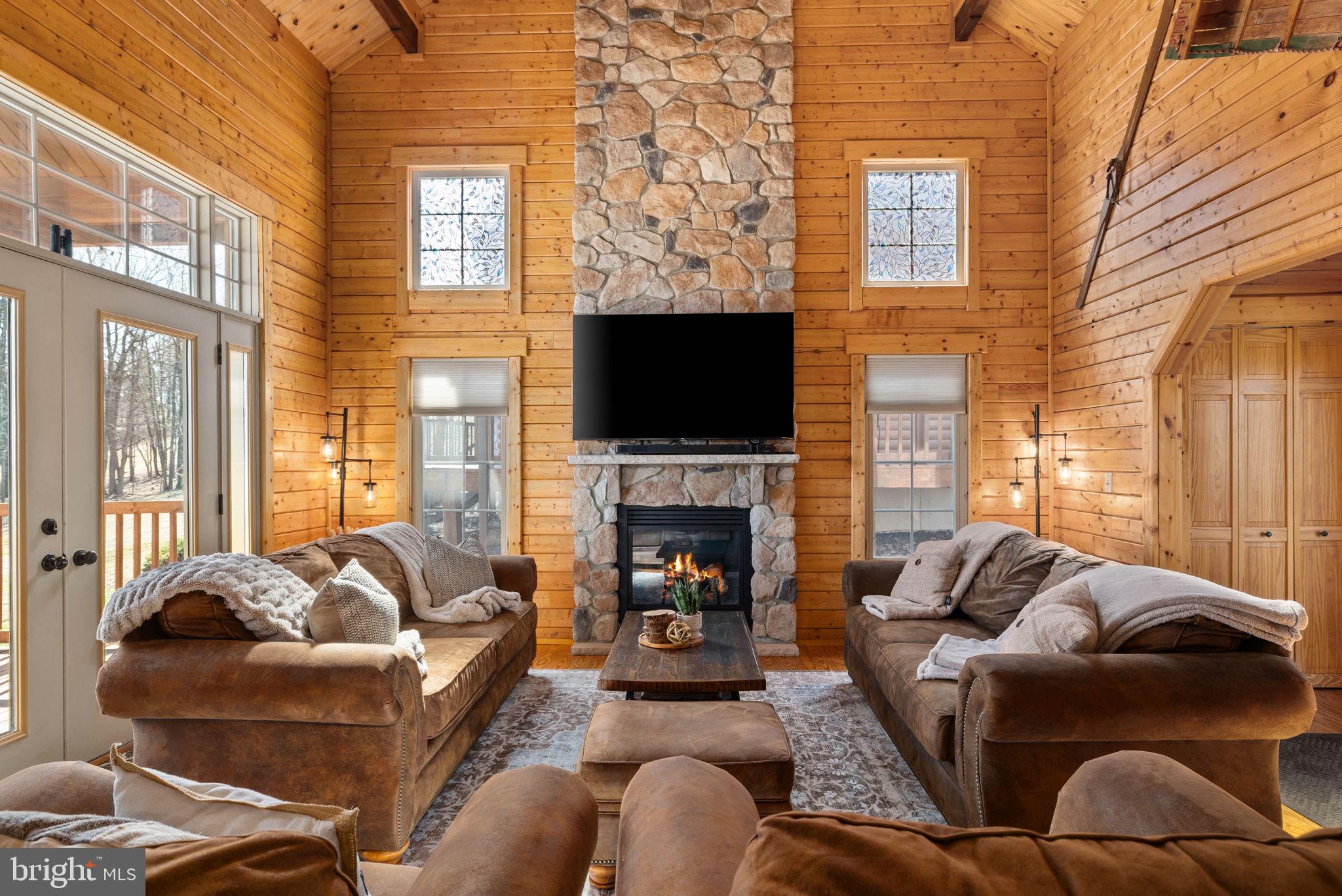 EAGLE ROCK RESORT - Residential