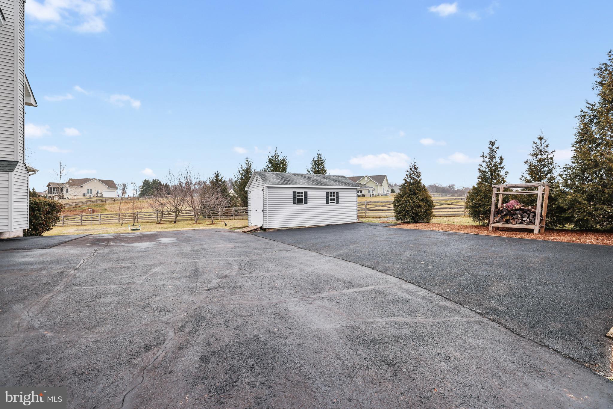 WALNUT GROVE - Residential