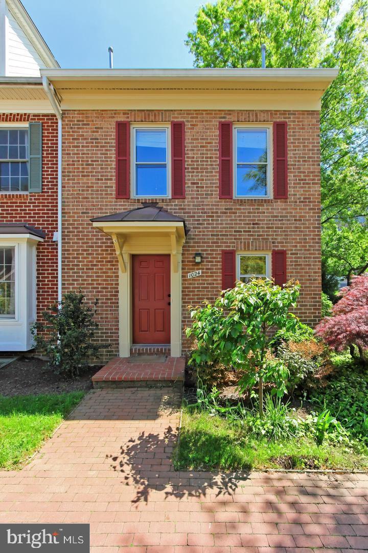 1024 N MONROE STREET