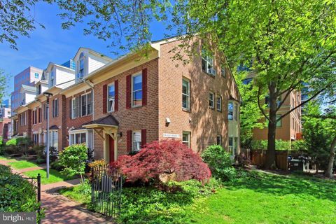 1024 N MONROE STREET ARLINGTON VA 22201