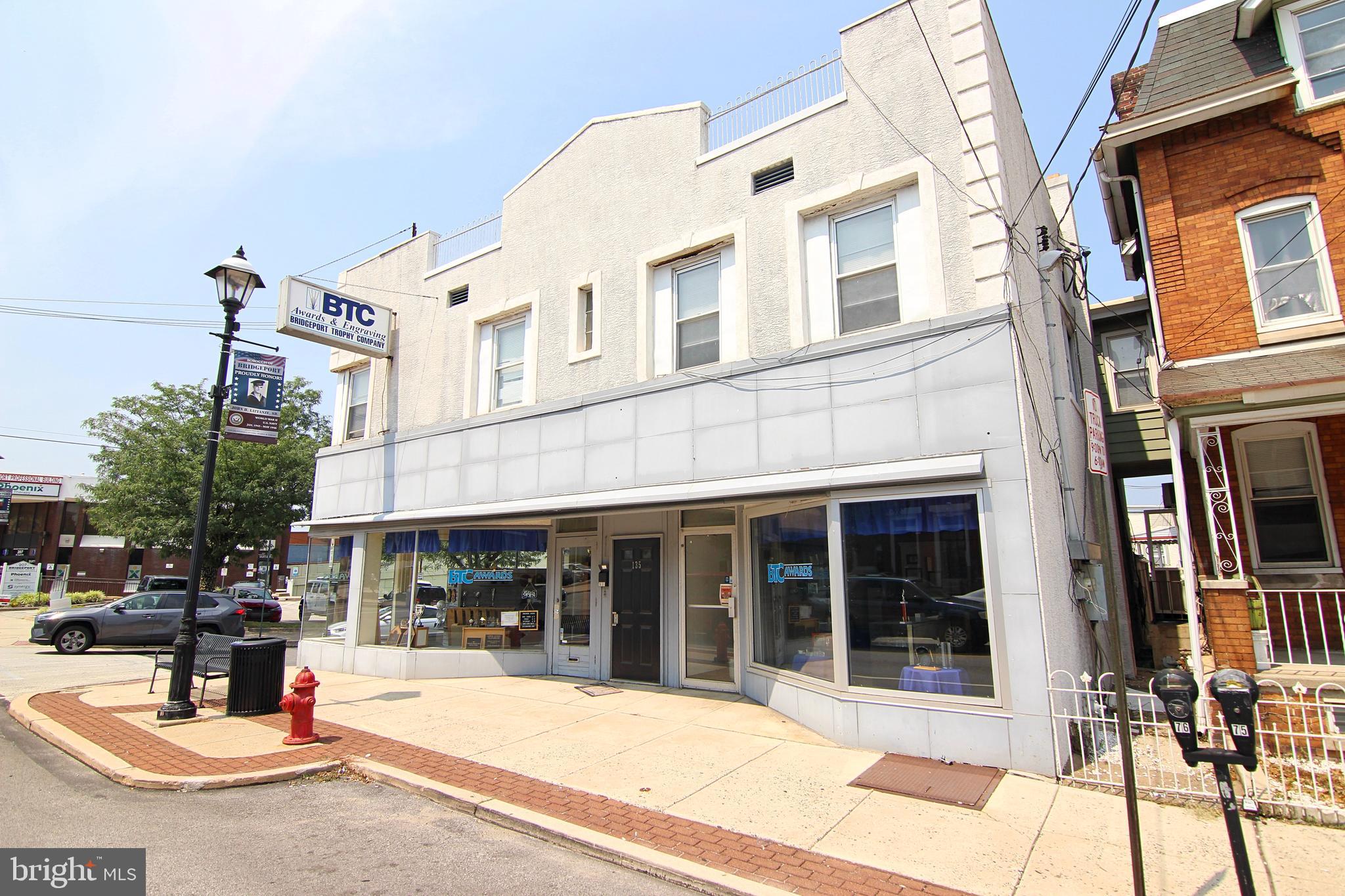 Available for rent immediately is this newly renovated 2-bedroom unit in the booming town of Bridgeport! Step into the bright living room with a ceiling fan and vinyl plank flooring that flows throughout. The open kitchen features a breakfast bar, beautiful quartz countertops, recessed lighting, plenty of cabinets, and appliances included. Both bedrooms are well‑sized with built‑in closets, and the full bathroom includes a tub/shower combo and vanity. Walkable to Bridgeport's bars/restaurants (Conshohocken Brewing Co and Bridgeport Rib House). Located 25 minutes from center city Philadelphia and in close proximity to Conshohocken, King of Prussia/Valley Forge and easy access to four main highways, I-76, I-276, I-476 and US 202.