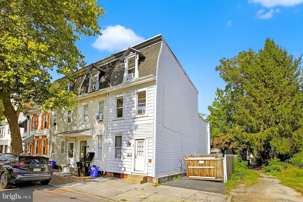 Photo of 29 N 12th Street, HARRISBURG, PA 17103 (MLS # PADA2053076)