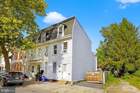 Photo of 29 N 12th Street, HARRISBURG, PA 17103 (MLS # PADA2053076)