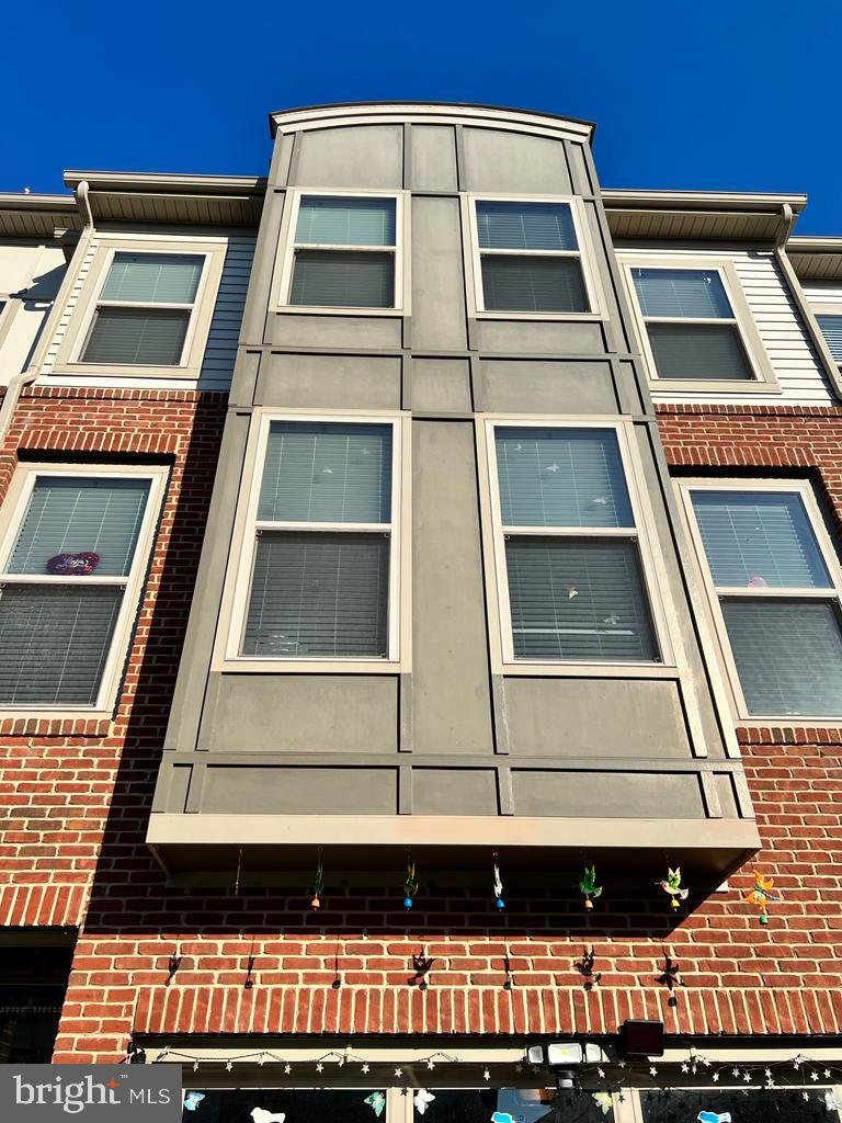 GATEWAY COMMONS - Residential Lease