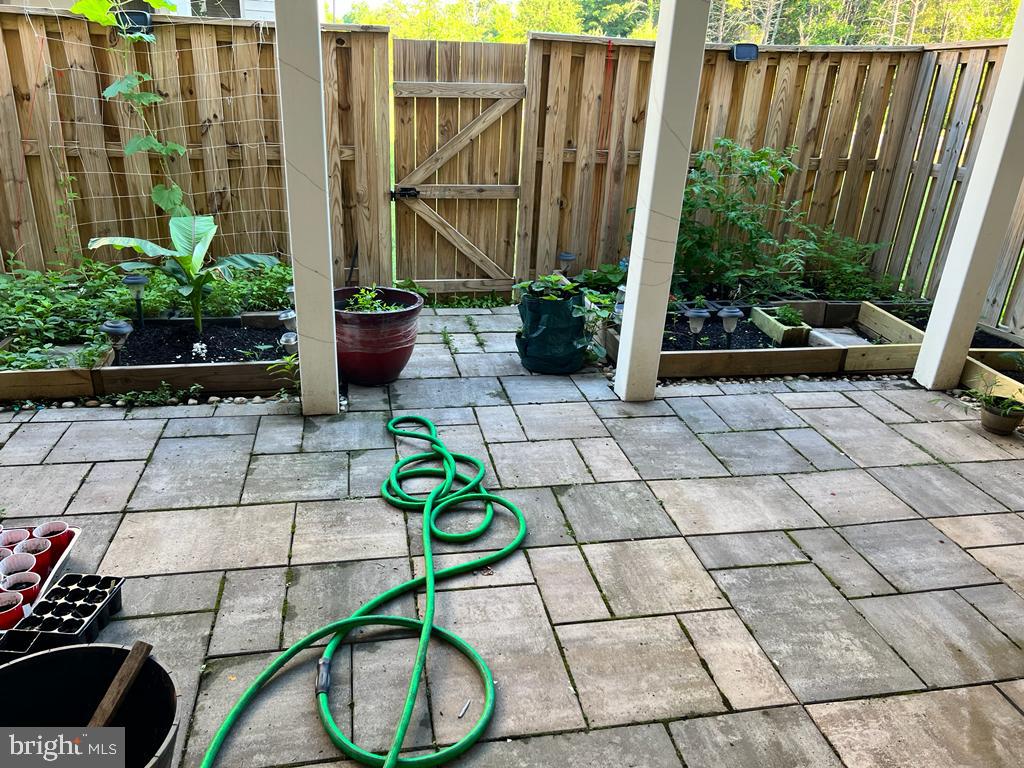 GATEWAY COMMONS - Residential Lease