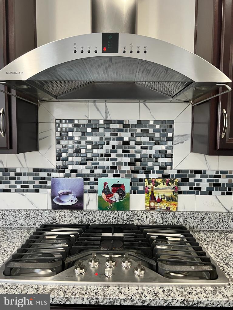 GATEWAY COMMONS - Residential Lease