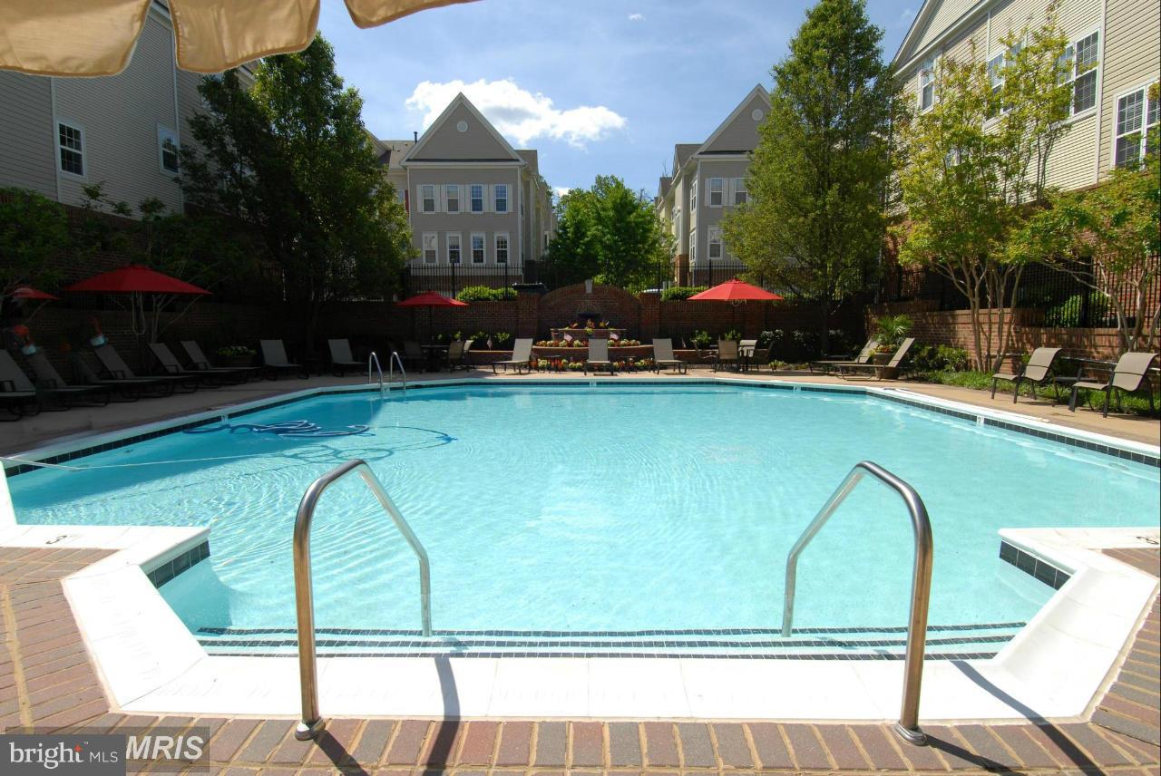 HIGH POINTE AT JEFFERSON PARK - Residential Lease