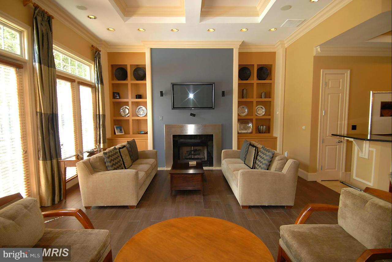 HIGH POINTE AT JEFFERSON PARK - Residential Lease