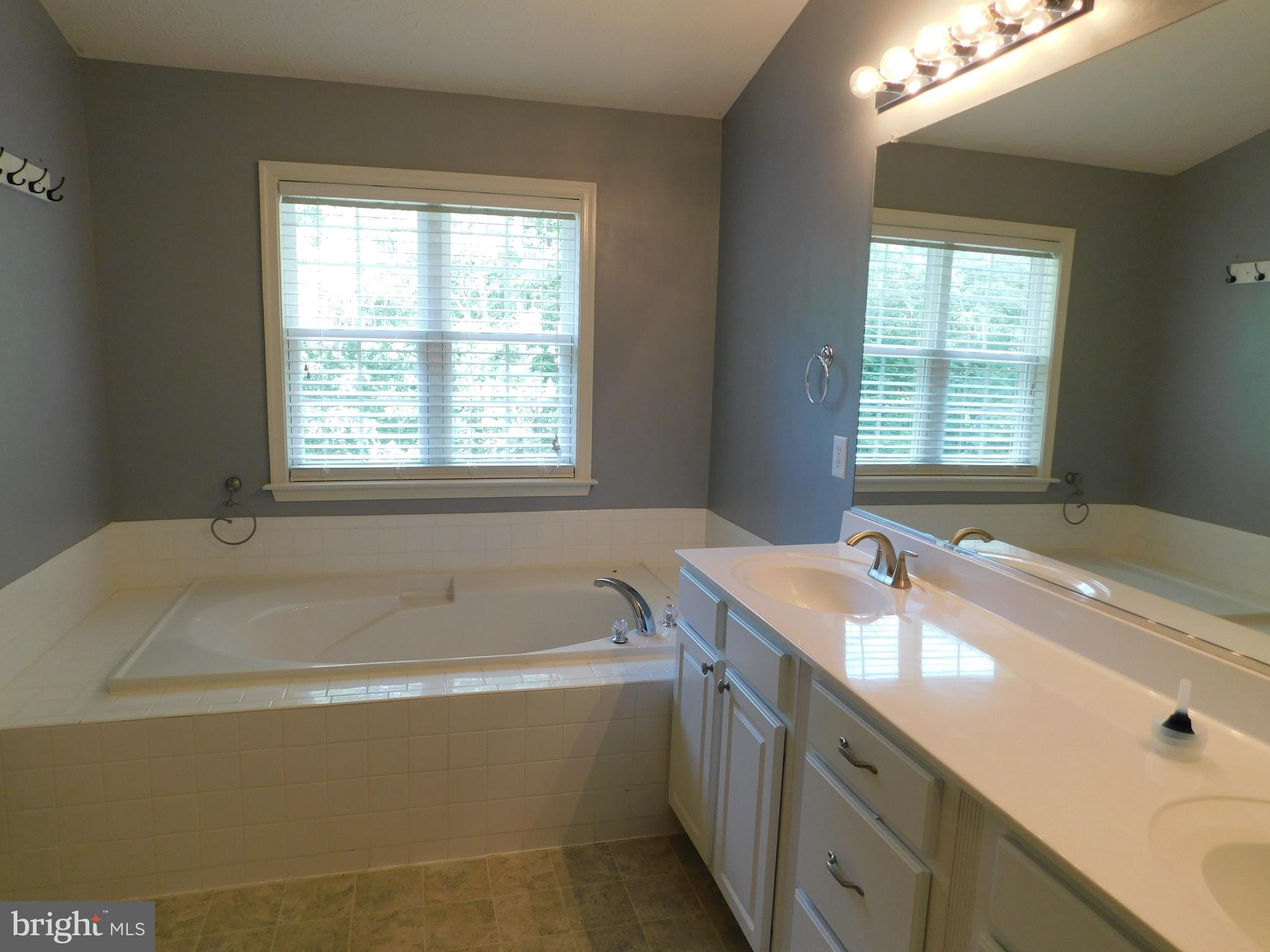 CROWN GRANT - Residential Lease